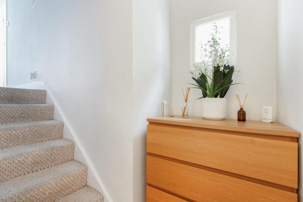 1 Bed Clapham Junction Apartment Londen Buitenkant foto